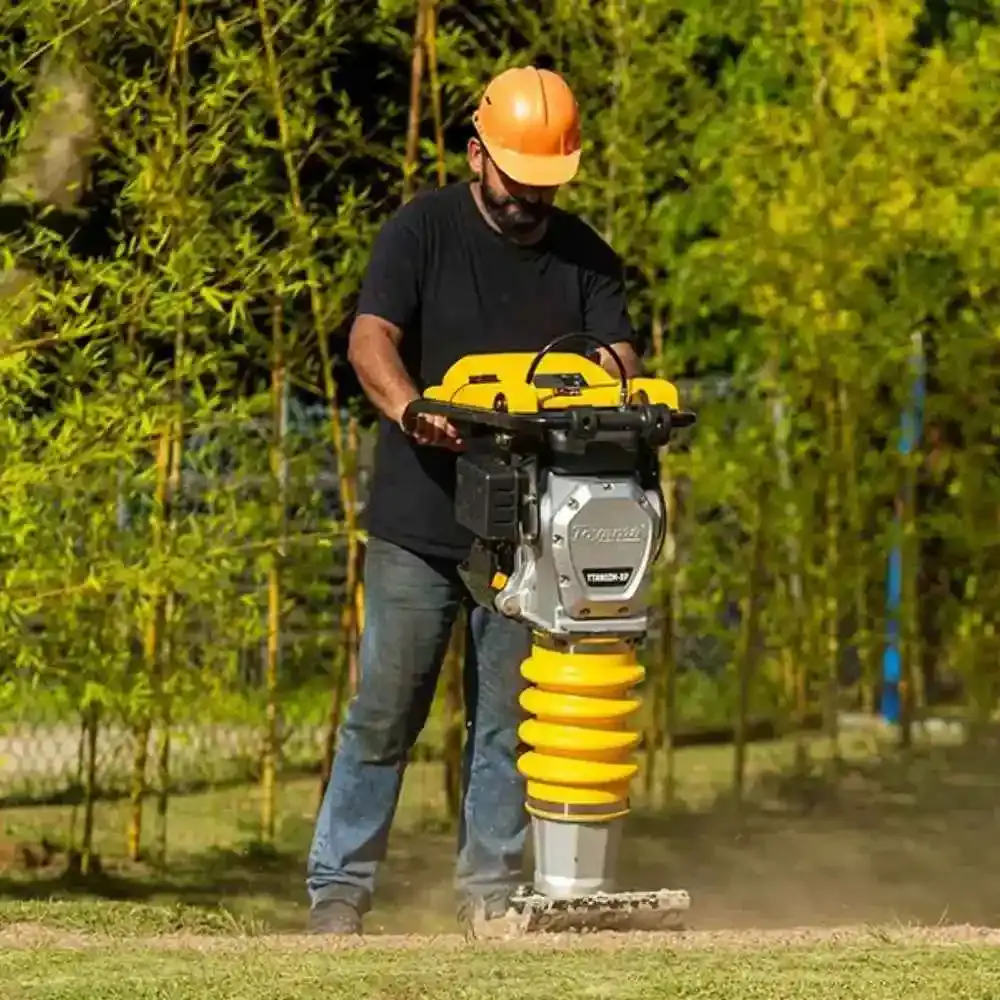 Compactador de solo à gasolina TTR80ZM-XP Toyama — fotografia 8