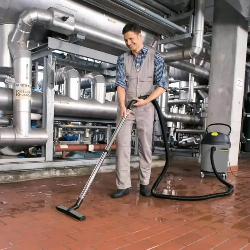Aspirador de pó e líquidos 2760W 2 motores 65 litros 220V 65/2 Karcher 220 V — fotografia 5