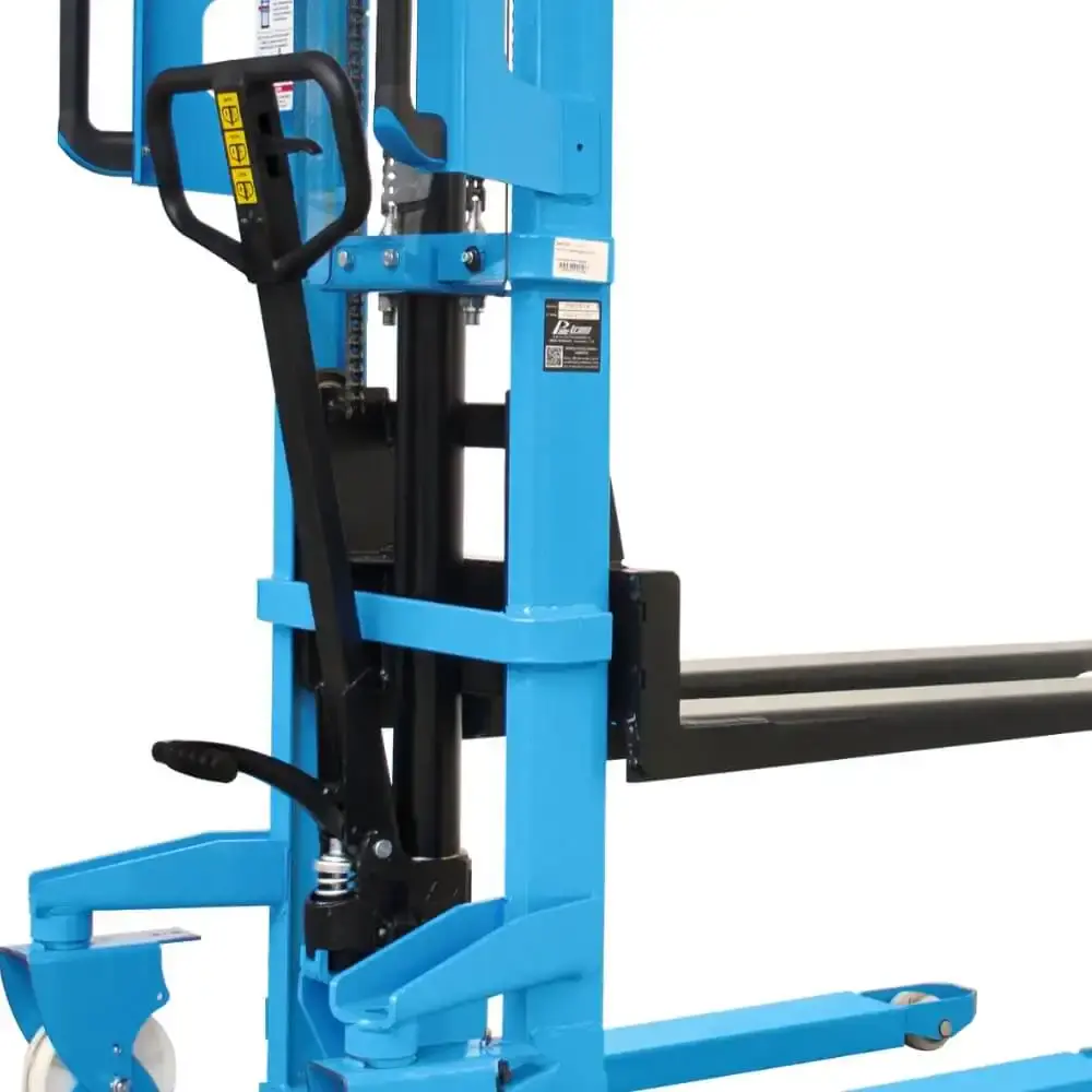 Empilhadeira hidráulica manual 1,5 TON elevação 1,6 metros 560 MM LM1516 Paletrans — fotografia 5