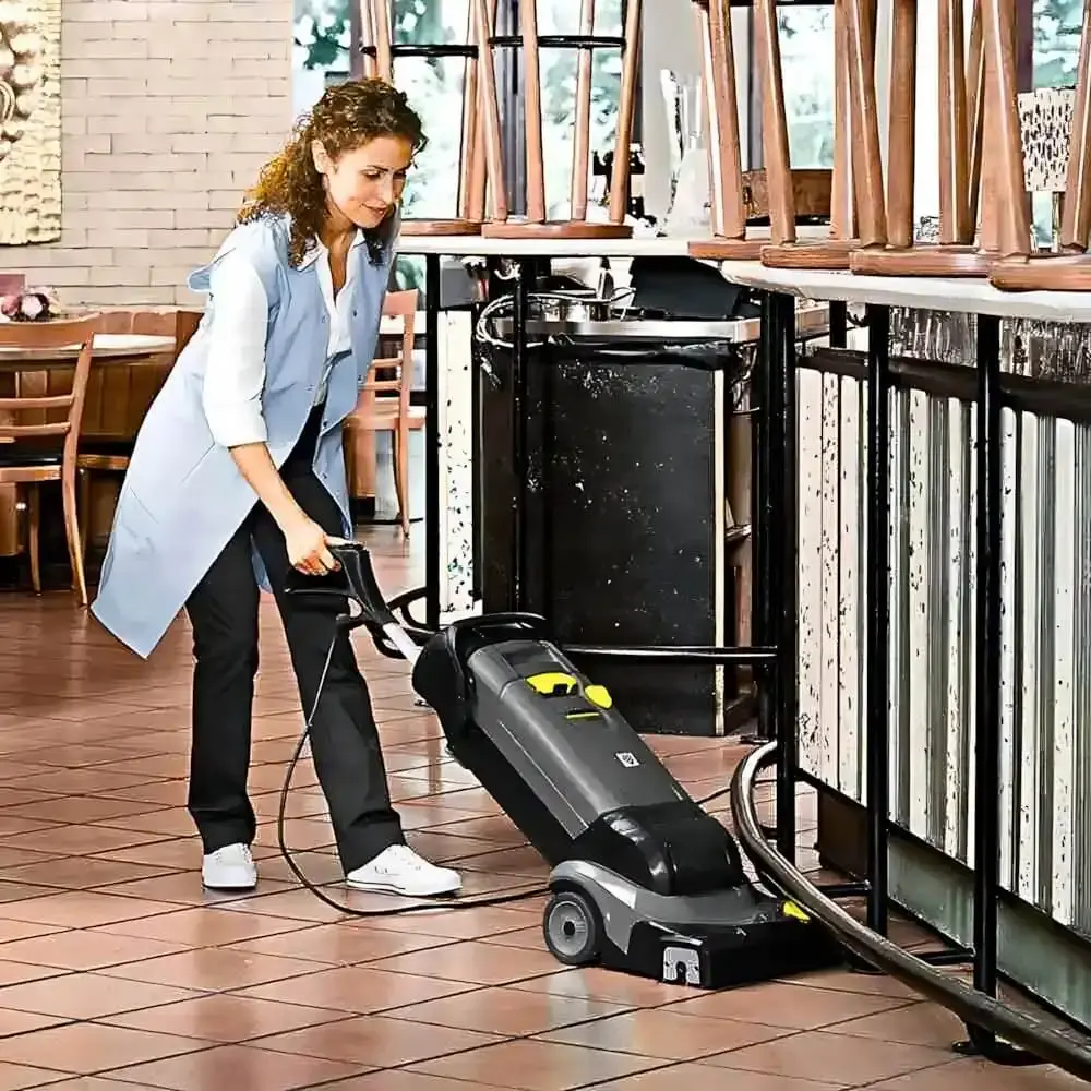 Lavadora e secadora de piso elétrica 700W BR 30/4 EP Karcher 110 V — fotografia 3