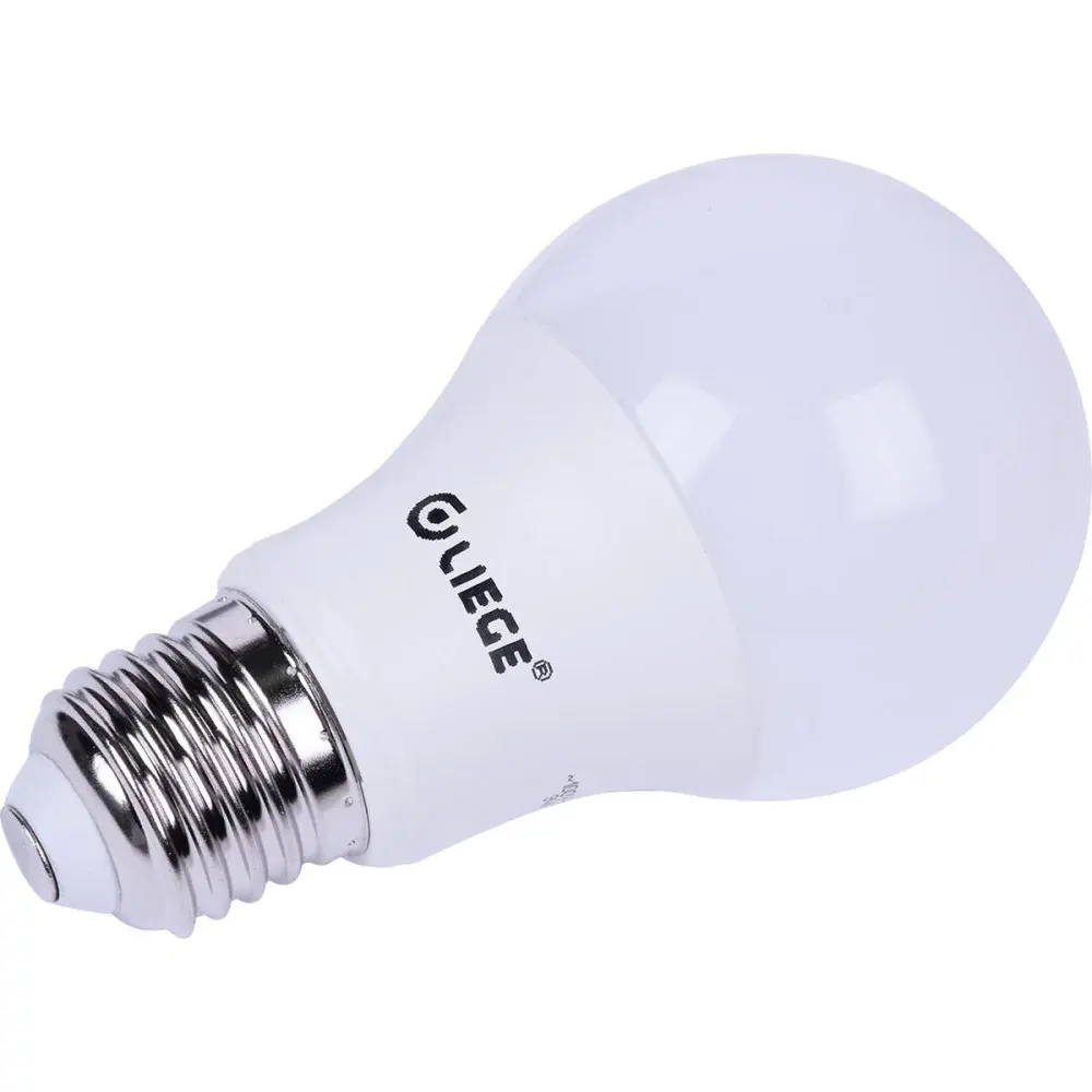 Lâmpada de led E27 branca 803LM 9W bivolt Liege — fotografia de referência