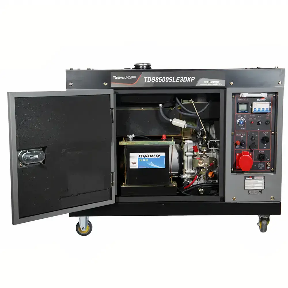 Gerador à diesel 7.5 KVA silencioso com partida elétrica trifásico 220V TDG8500SLE3DXP 251-076 Toyama — fotografia 4