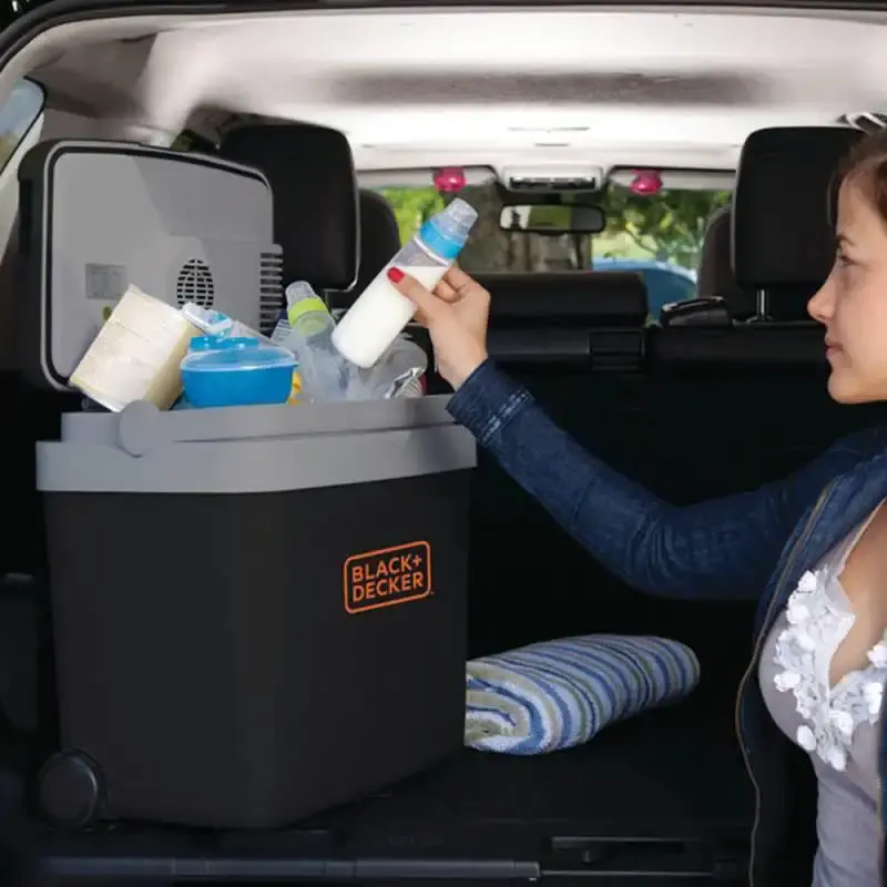 Geladeira portátil para viagem 33 litros 12V BDC33L-BR black & decker — fotografia 6