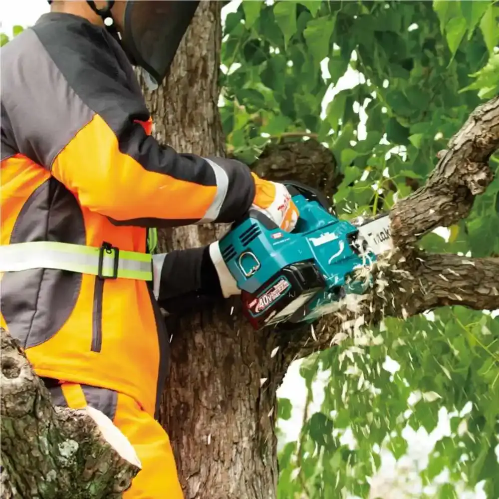 Motosserra sabre 30CM 1,4KW com bateria 40V 4,0AH e carregador Makita — fotografia 5