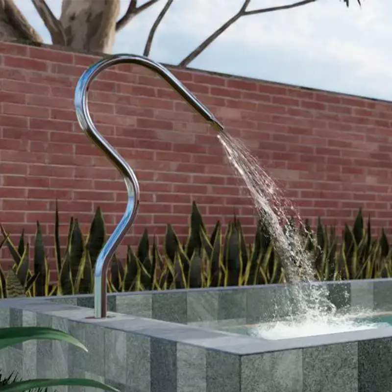 Cascata tubular em aço inox splash slim para piscinas Sodramar — fotografia 4
