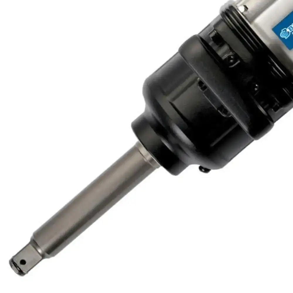Chave de impacto pneumática 3800NM com 2 soquetes Bremen — fotografia 4