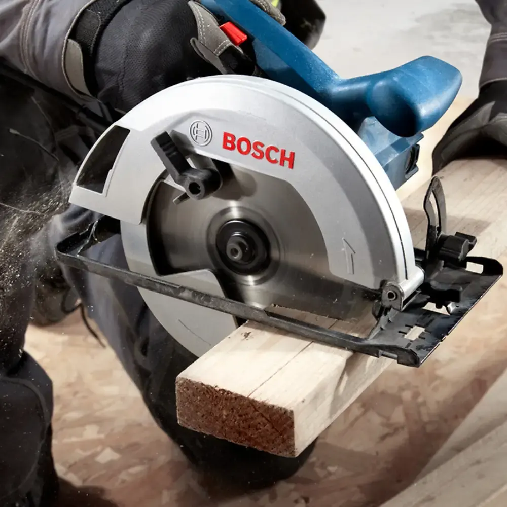 Serra circular 184MM 1300W GKS 130 com disco e estojo brocas e pontas 33 peças Bosch 110 V — fotografia 5