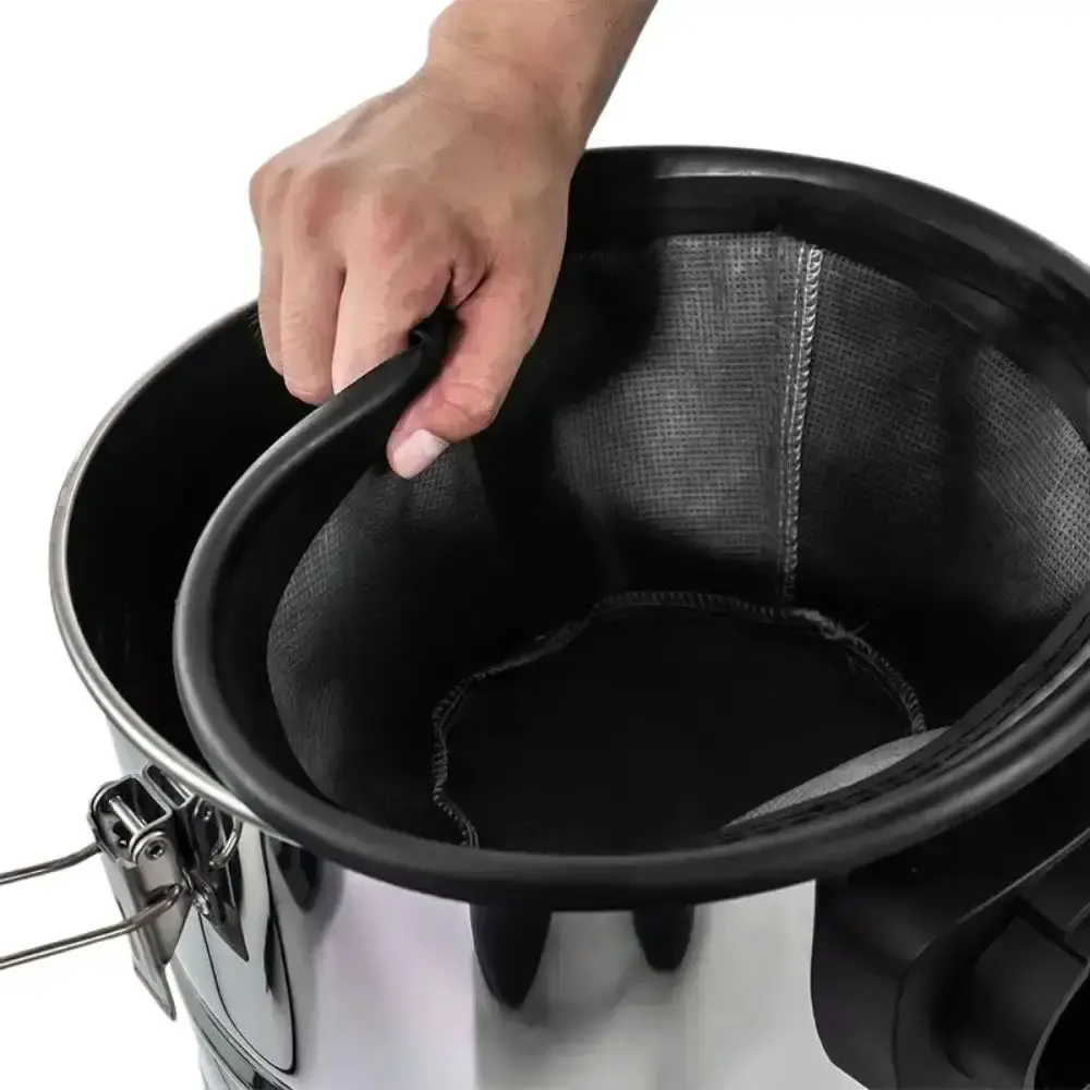Aspirador de pó e líquido 30 litros 1600W monofásico NT 3000 Karcher 220 V — fotografia 3