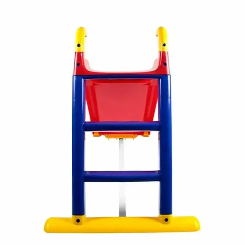 Escorregador infantil de brinquedo com escada. extensão e apoios BEL — fotografia 2