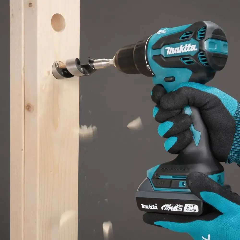 Parafusadeira furadeira impacto 18V 1/2 POL com 2 baterias carregador e maleta Makita — fotografia 4