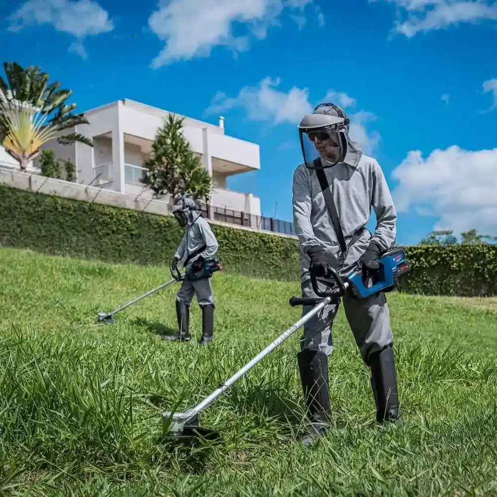Roçadeira a bateria 23CM GFR 18V-23 com bateria 8,0AH 18V e carregador bivolt Bosch — fotografia 4