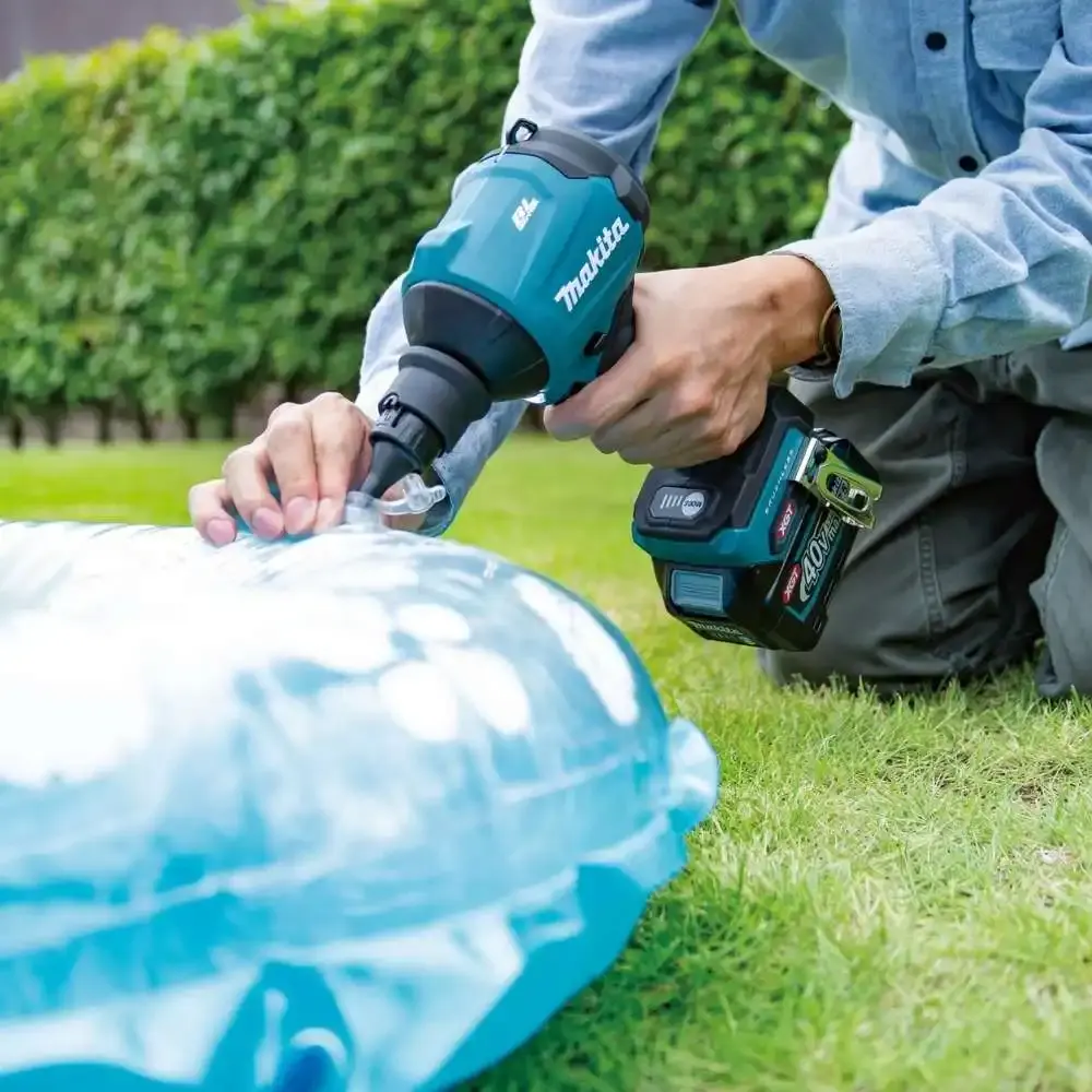 Soprador e inflador 4,3PSI a bateria com carregador e bateria 40V 2,0AH e bolsa Makita — fotografia 5