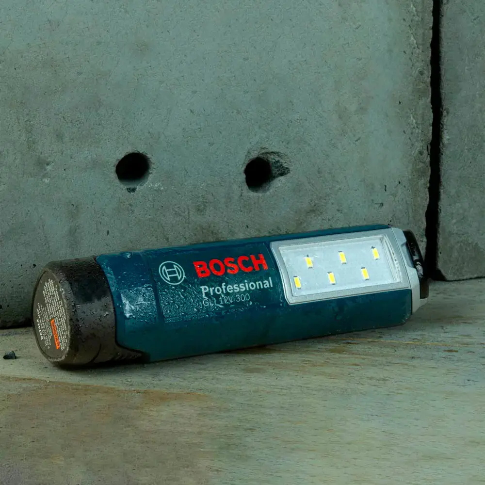 Lanterna LED à bateria 300 lumens sem bateria GLI 12V-300 Bosch — fotografia 5