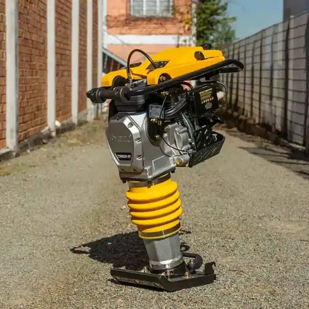Compactador de solo à gasolina TTR80ZM-XP Toyama — fotografia 10