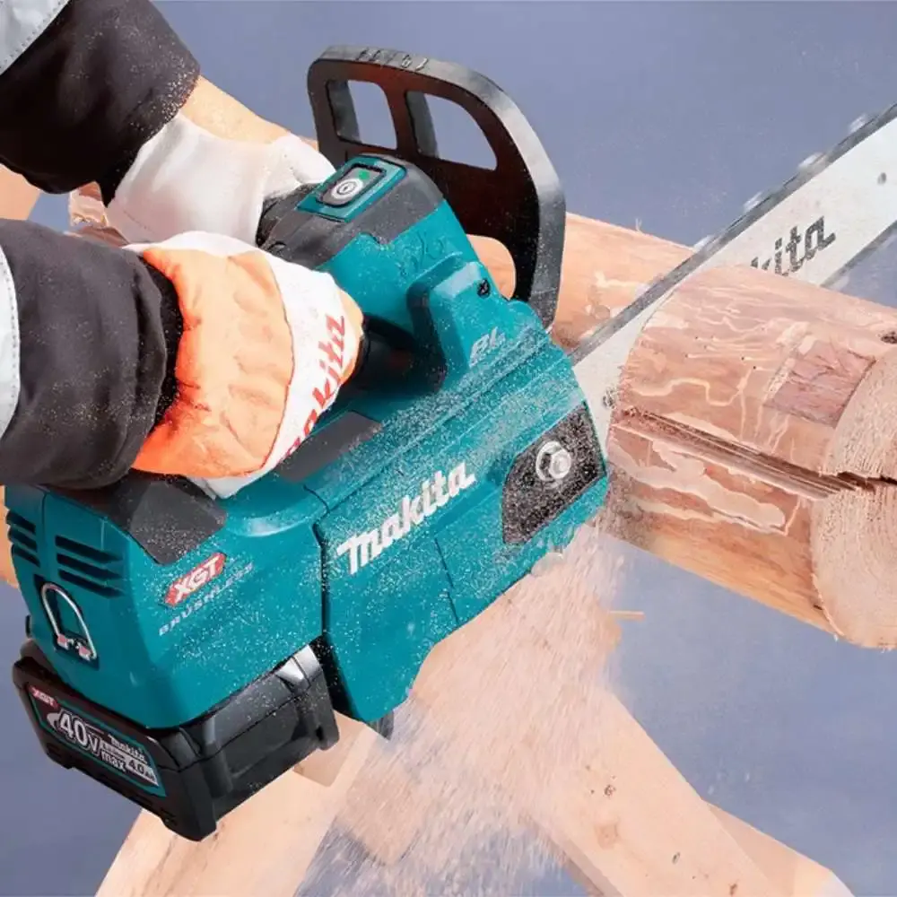 Motosserra sabre 30CM 1,4KW com bateria 40V 4,0AH e carregador Makita — fotografia 3