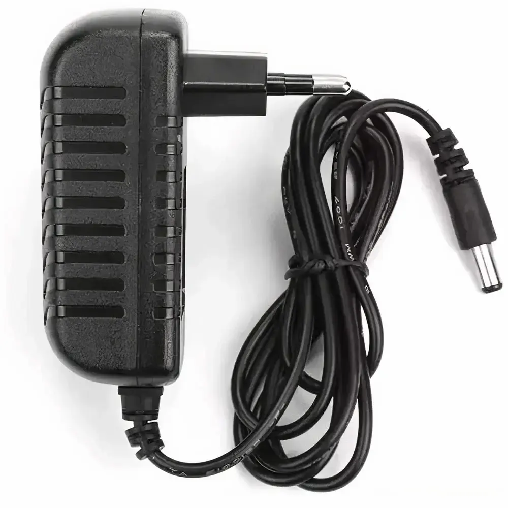 Carregador 12V para parafusadeira PFE-12 bivolt Evald — fotografia de referência