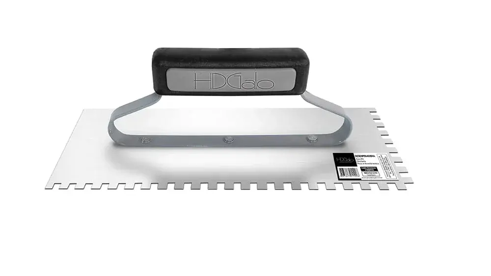 Desempenadeira de aço dentada 12X29CM com cabo hd Galo