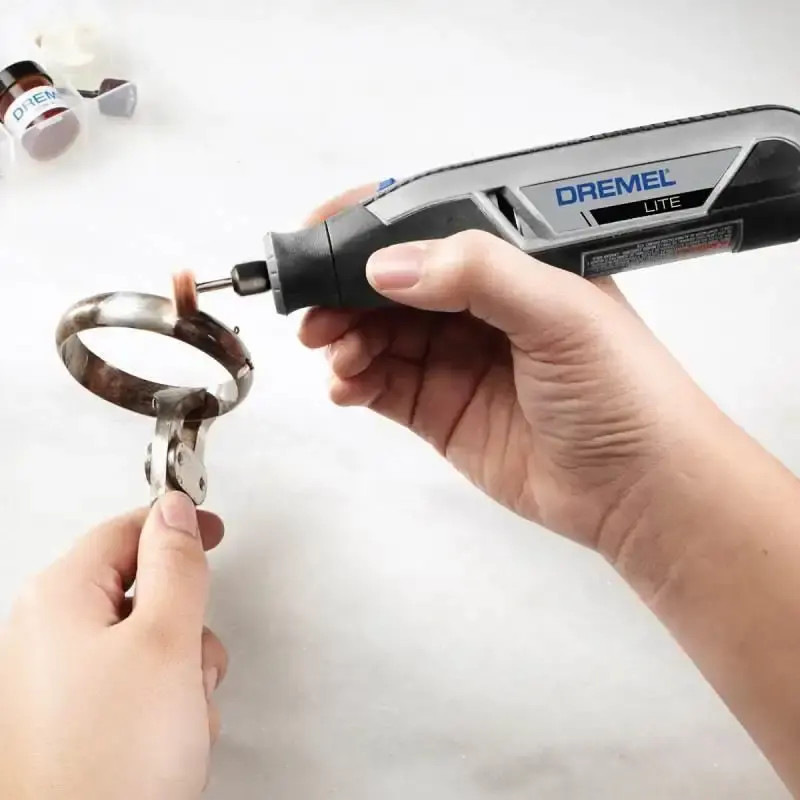 Retífica Dremel lite 7760-N/10 à bateria 4V bivolt com 10 acessórios Dremel — fotografia 6