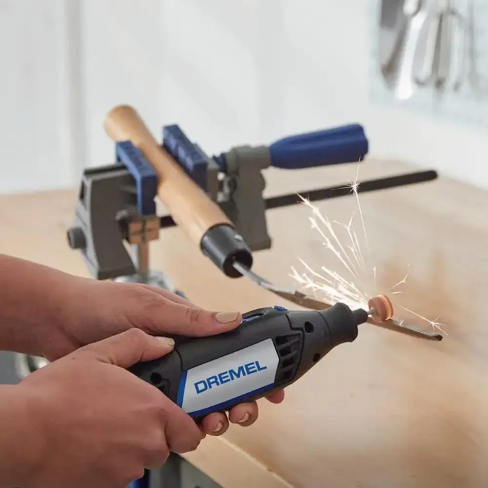 Micro retífica 175W 32 acessórios e 2 acoplamentos Dremel 110 V — fotografia 5
