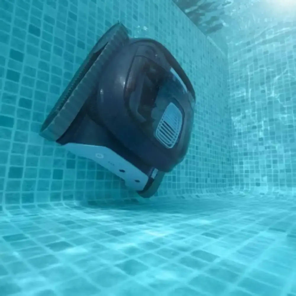 Robô Aspirador Automático Liberty para Piscina até 10 Metros Bivolt SODRAMAR — fotografia 3