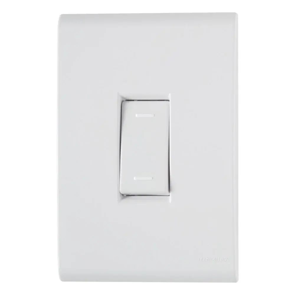 Conjunto 4X2 com 1 interruptor liz 10A 250V branco Tramontina — fotografia de referência