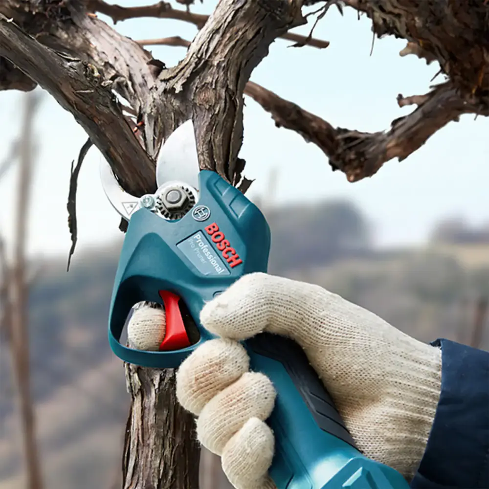 Tesoura para poda à bateria 12V pro pruner brushless sem bateria e sem carregador Bosch — fotografia 10