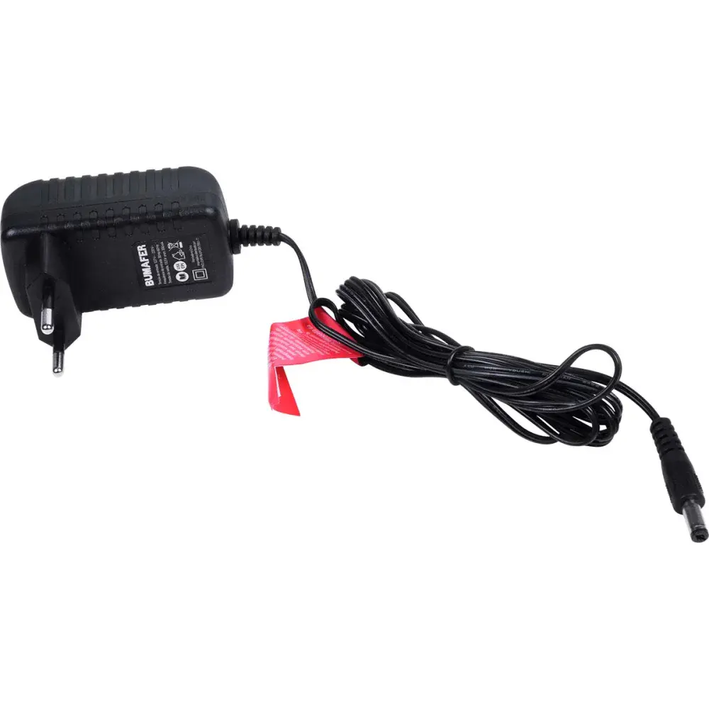 Carregador de bateria 12V universal 100-240V Bumafer — fotografia de referência