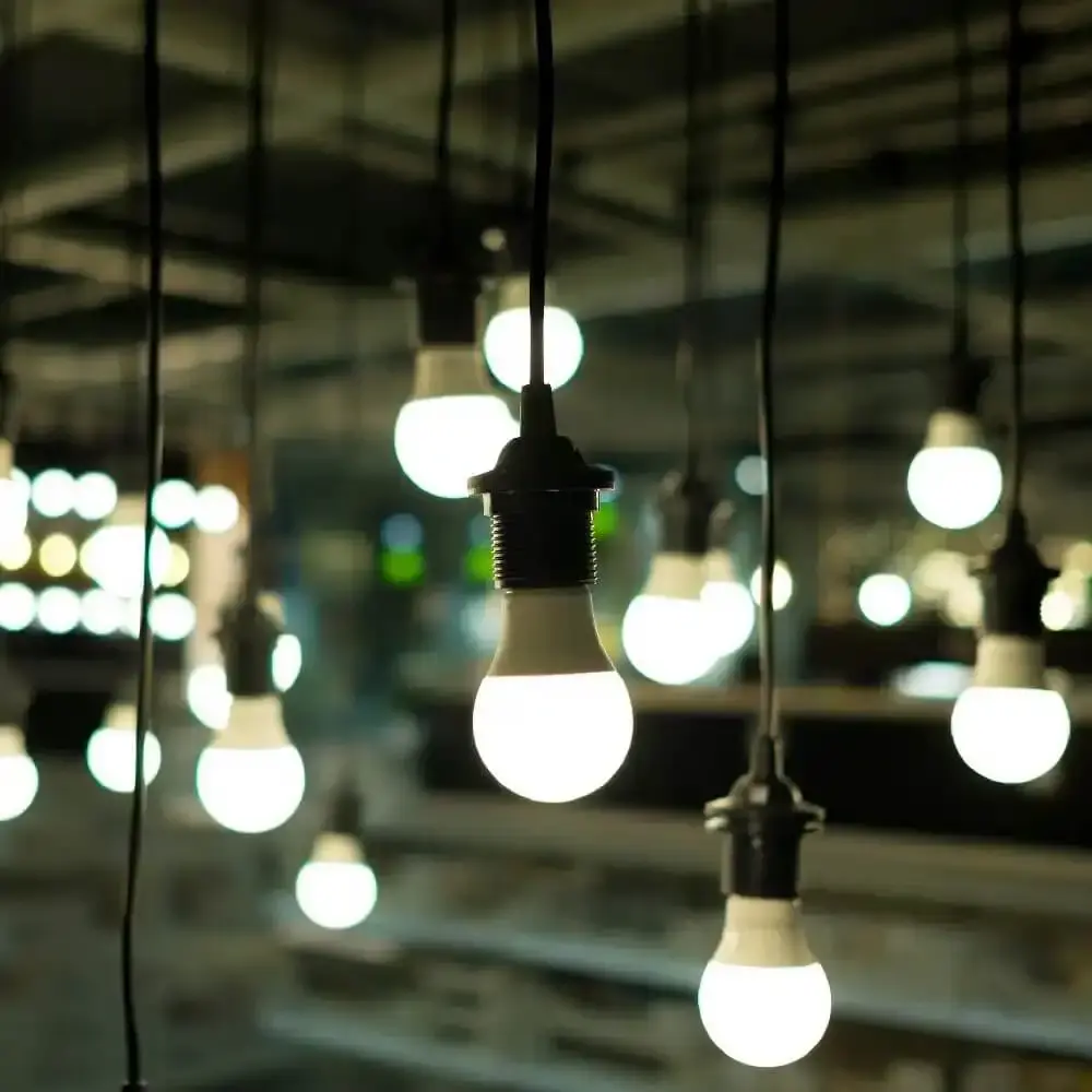 Lâmpada LED pera 7W bivolt 6500K com 3 unidades Avant — fotografia 6