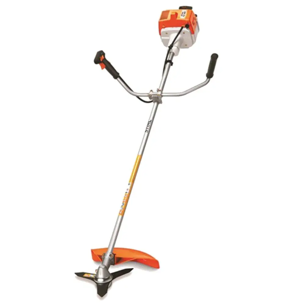 Roçadeira a gasolina fs 160 com lâmina 3 pontas 1.4KW Stihl — fotografia de referência