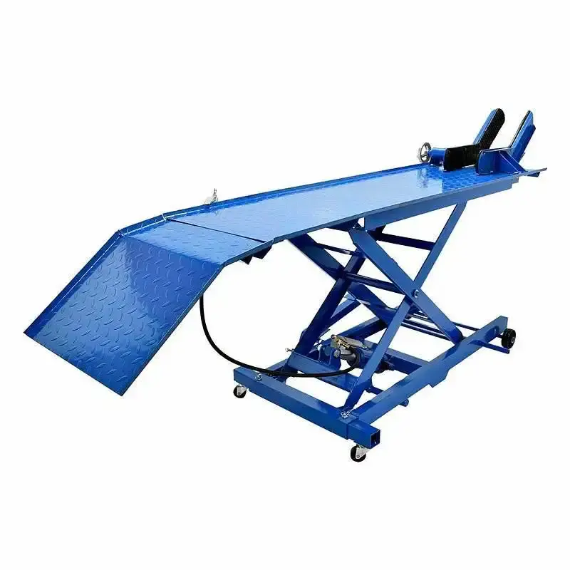 Elevador rampa hidropneumático com rodas para motos 350KG 8820 Bremen — fotografia de referência