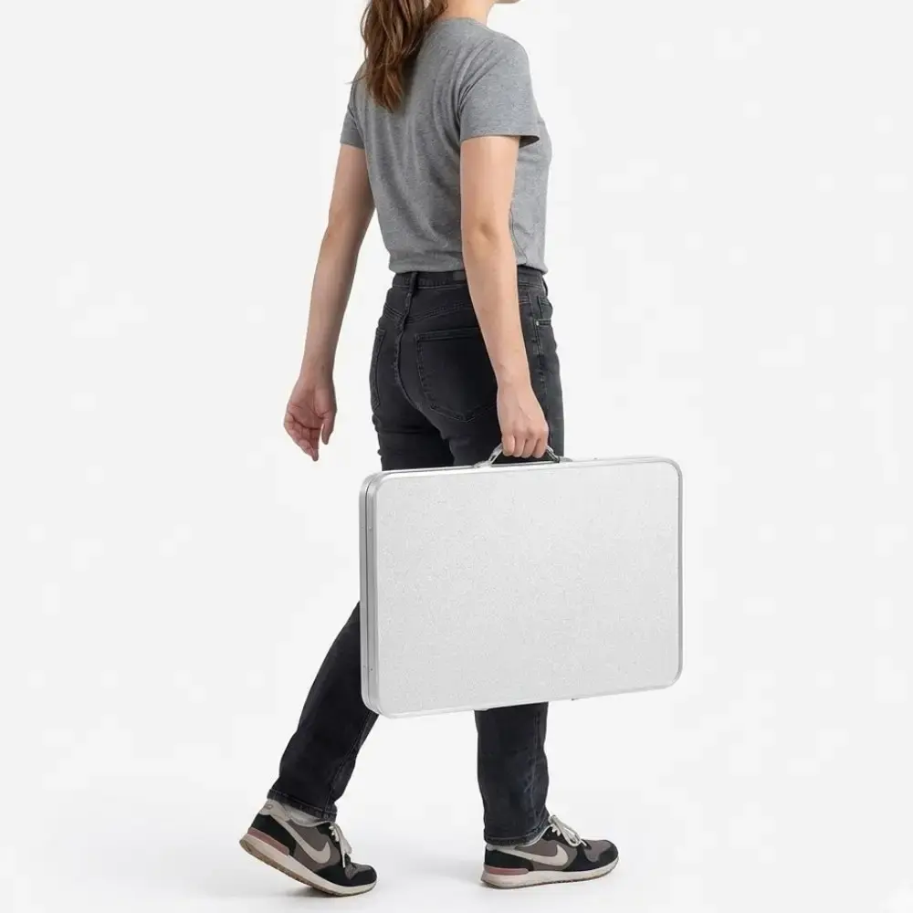 Mesa Prática Vira Maleta Camping de Alumínio 80cm x 60cm Branca ZELT — fotografia 4
