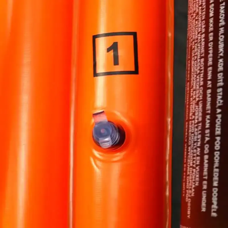 Bote inflável com 2 remos e bomba de ar 599800 BEL — fotografia 6