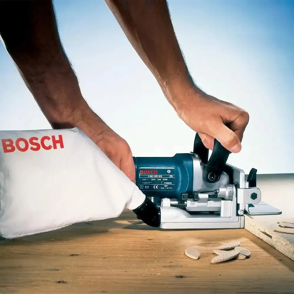 Fresadora de junção 670W GFF 22A 220V Bosch — fotografia 7