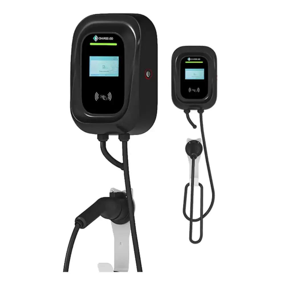 Carregadores AC de 7KW e 21KW com display LCD — fotografia de referência