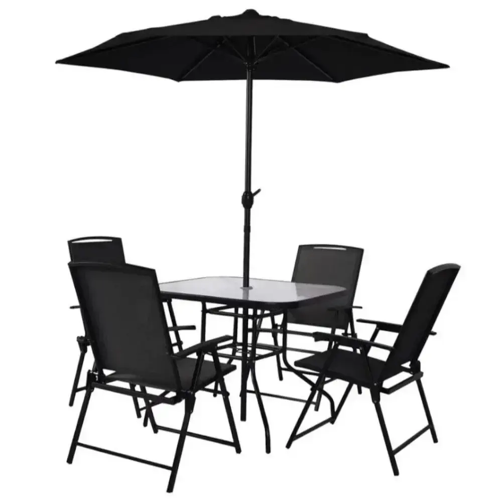 Conjunto com mesa cadeiras e guarda sol preto para jardim chicago Mor — fotografia de referência